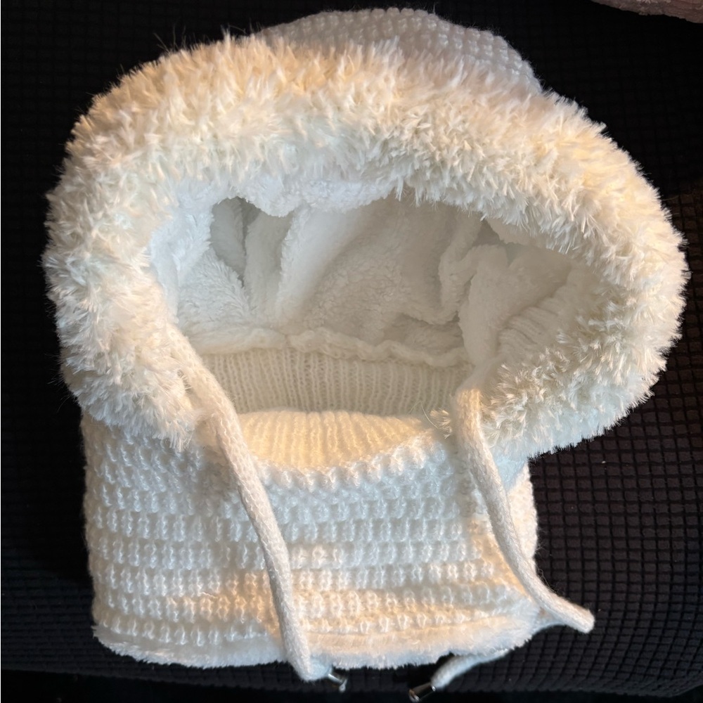 Plush White Knit Hat with Scarf